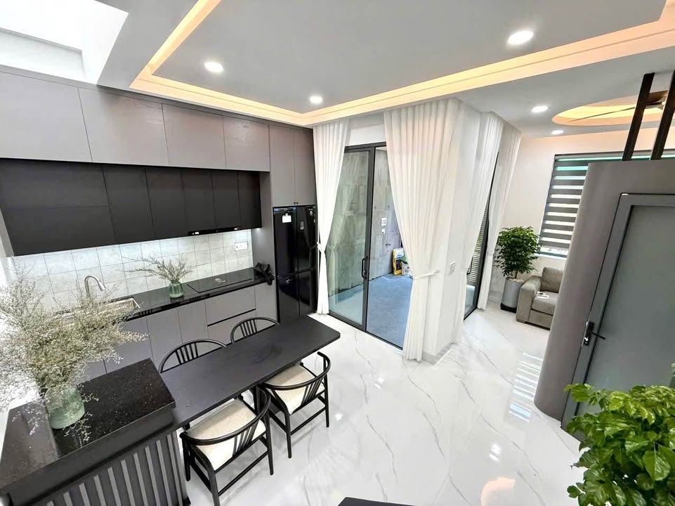 Nhà đẹp hẻm Lương Thế Vinh, Buôn Ma Thuột 95m² giá 2.85 tỷ - Sẵn sàng vào ở ngay!