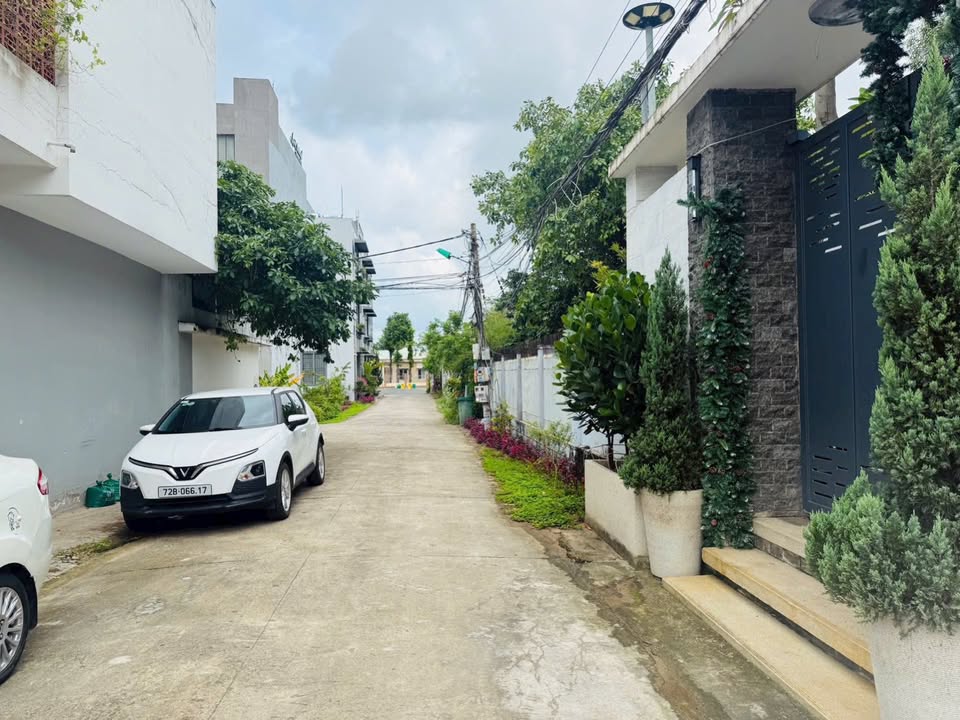 Đất nền Bà Rịa 150m² giá 3.5 tỷ - Khu dân cư văn minh, gần chợ và trường học!