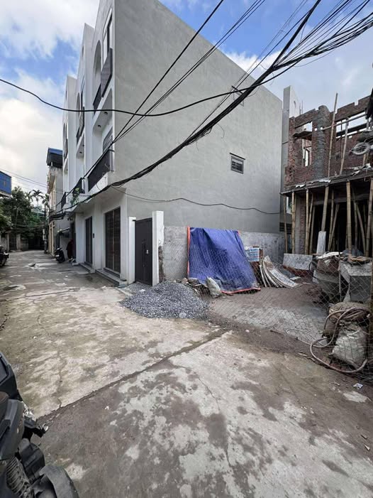 Bán nhà 3 tầng đường 19/5 Nam Định 95m² giá 3 tỷ - Ô tô đỗ cửa thoải mái!