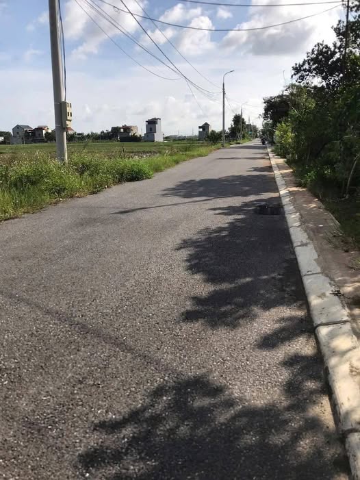 Bán đất tặng nhà C4 tại Quảng Phú 192m² giá 1.65 tỷ - Địa điểm vàng cho đầu tư!