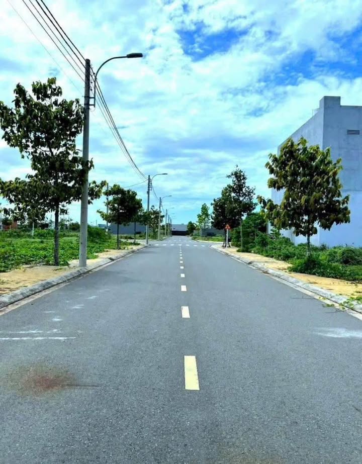 Đất nền Hàm Liêm 100m² giá 920 triệu - Mặt tiền nhựa 7m, khu dân cư đông đúc!