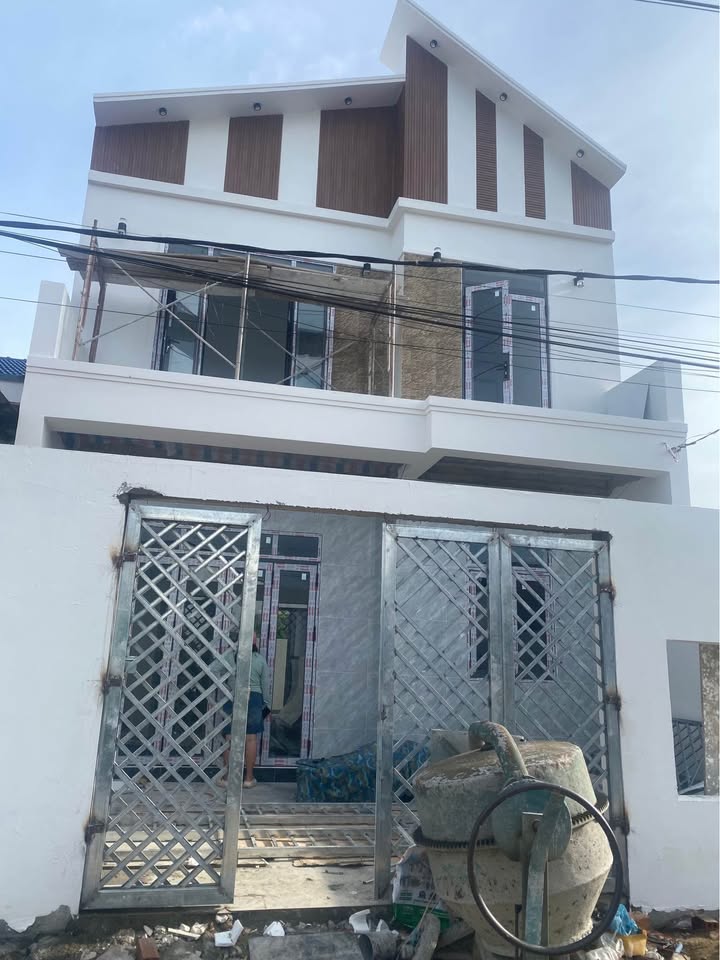 Nhà mới bán Gò Độ, Diên Sơn 130m² giá 2.39 tỷ - Đầy đủ nội thất, chỉ việc vào ở!