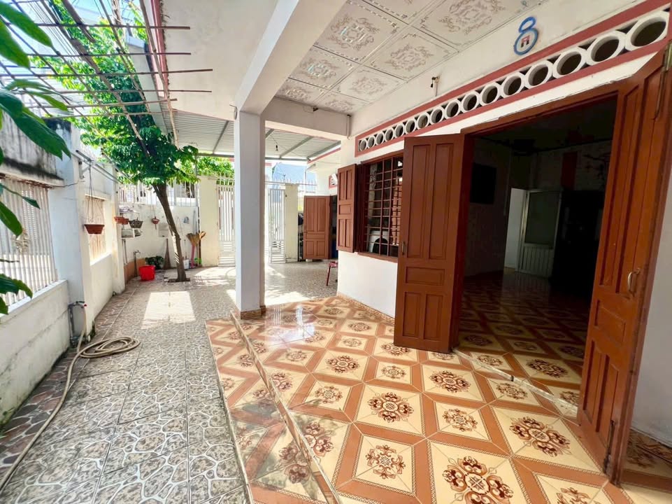 Nhà Căn Góc 2 Mặt Tiền Đường Lương Thế Vinh, Nha Trang 112m² giá 6.6 tỷ - Vị trí đắc địa, tiện nghi đầy đủ!