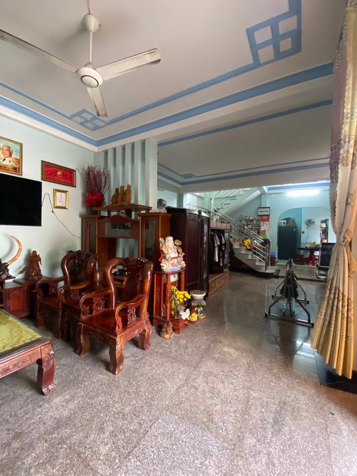 Nhà 2 Mặt Tiền Tân Phú 234m² - Thích hợp cho thuê và ở ngay!