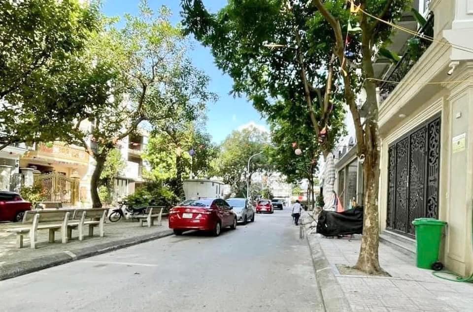 Đất 2 mặt tiền phố Âu Cơ Tây Hồ 85m² giá 12 tỷ - Sổ đỏ chính chủ