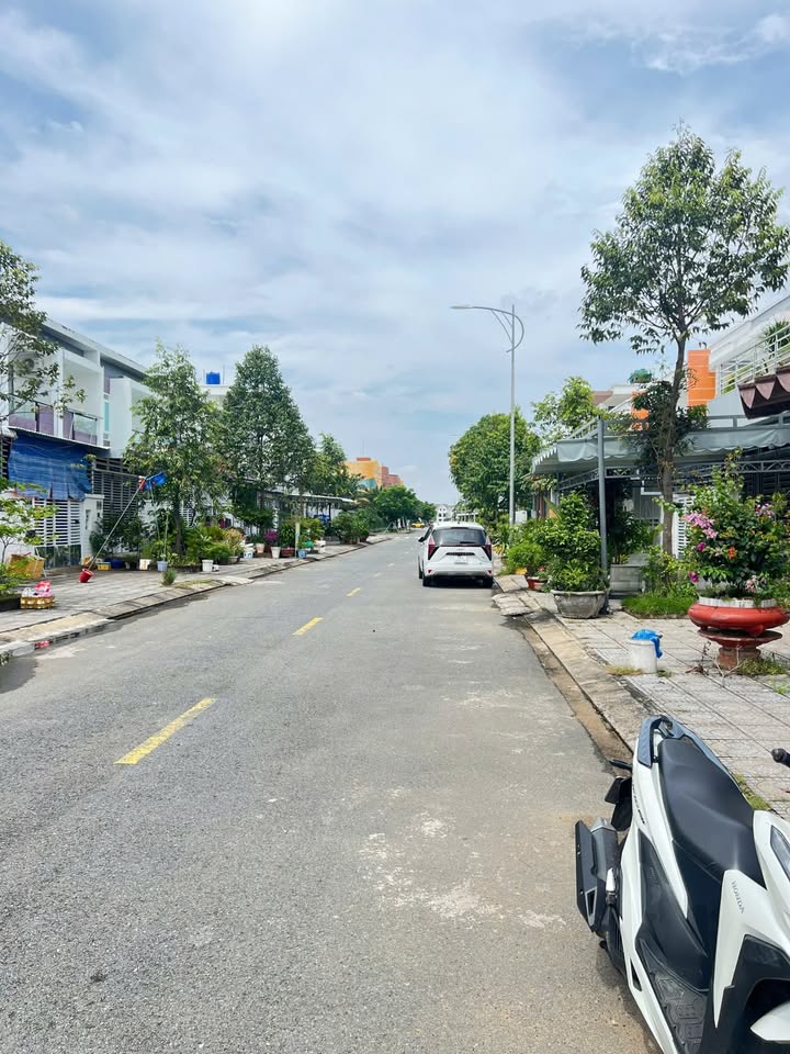 Nhà hoàn thiện 100m² Lô A8 - căn 40, KĐT Tây Bắc, Rạch Giá - Giá 2.75 tỷ - Chính chủ bán gấp!