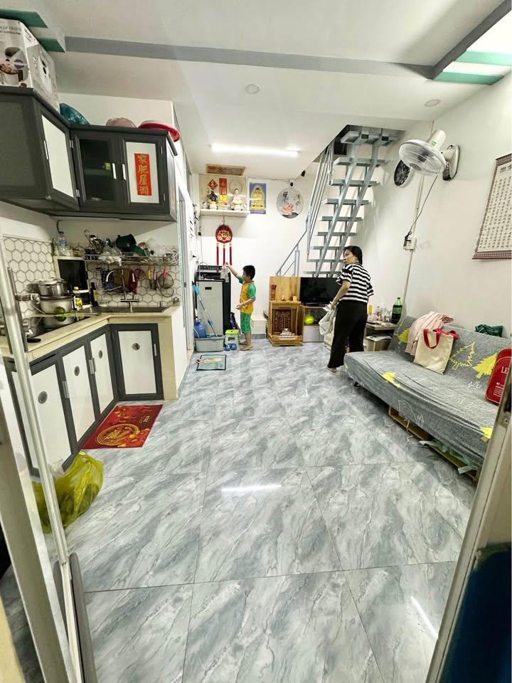 Nhà bán Lạc Long Quân, Quận 11 - 20m² giá 2.65 tỷ - Sổ hồng riêng, đẹp lung linh!