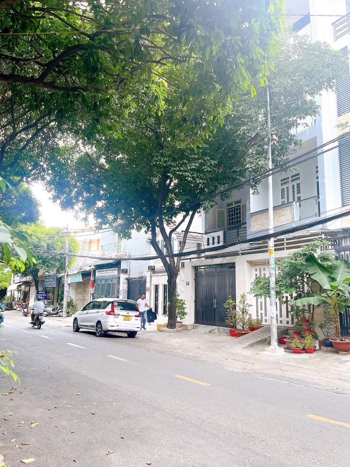 Nhà mặt tiền Trần Thủ Độ, quận Tân Phú, 86m² giá 13.68 tỷ - Khu dân trí cao, tiện di chuyển!