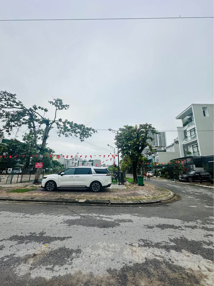 Đất nền khu đô thị Cao Xanh Hà Khánh A 90m² giá 6 tỷ - Vị trí đắc địa gần tiện ích!