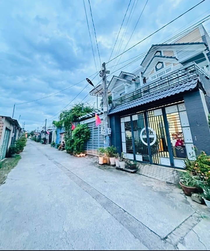 Nhà 2 tầng KP3 Trảng Dài 105m² giá 2.69 tỷ - Sổ hồng riêng, dọn vào ở ngay!