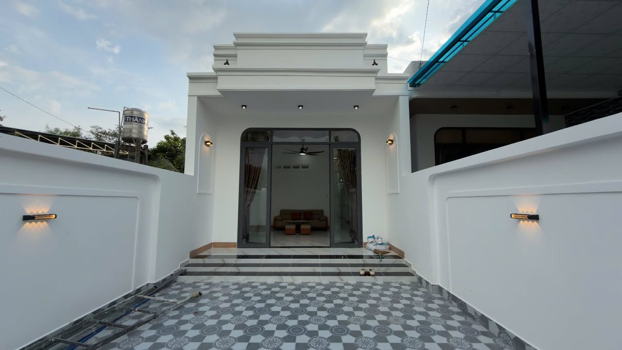 Nhà cấp 4 Tân cổ điển tại Long Hoa, Tây Ninh 145m² giá 1.69 tỷ - Thiết kế hiện đại sang trọng!