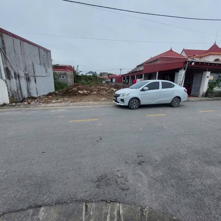 Lô đất mặt đường Lương Khê, Hải Phòng 90m² giá 3.6 tỷ - Vị trí đắc địa gần trạm y tế
