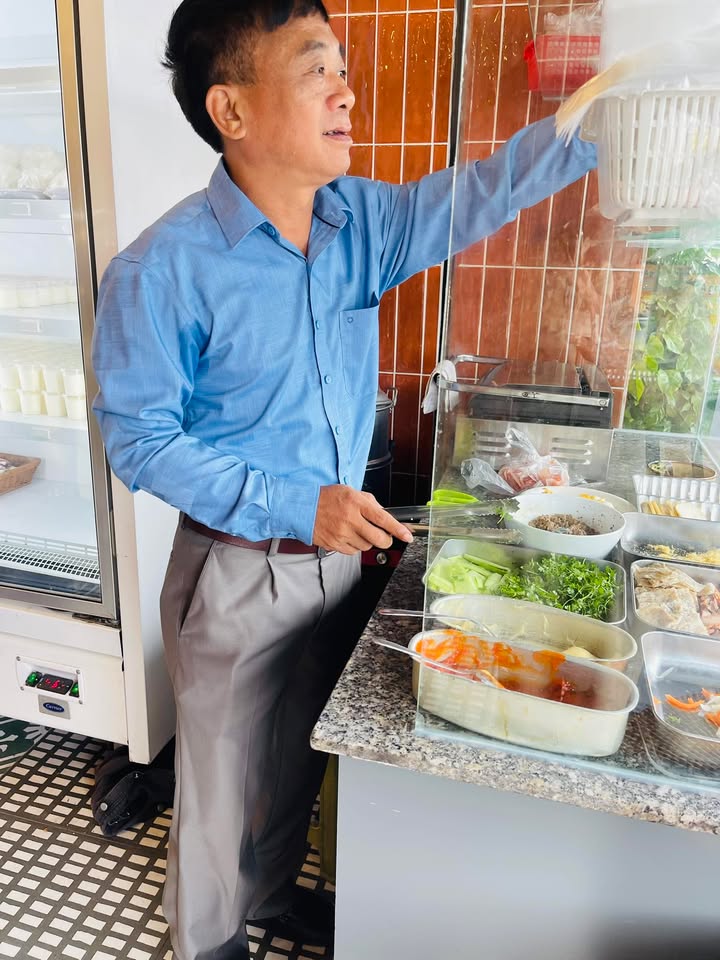 Nhà 3 tầng Quang Trung, Thái Bình 55m² giá 2 tỷ - Hướng Đông, gần chợ