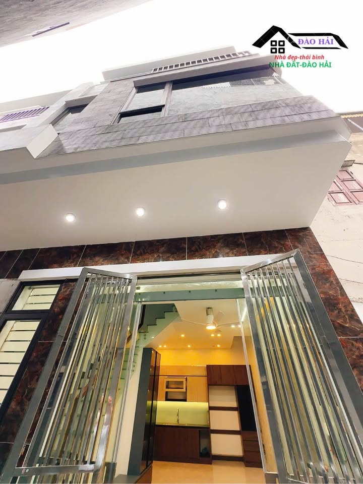 Nhà 3 tầng hoàn thiện tại Trần Lãm, Thái Bình giá chỉ 2 tỷ - Khu vực an ninh tốt!