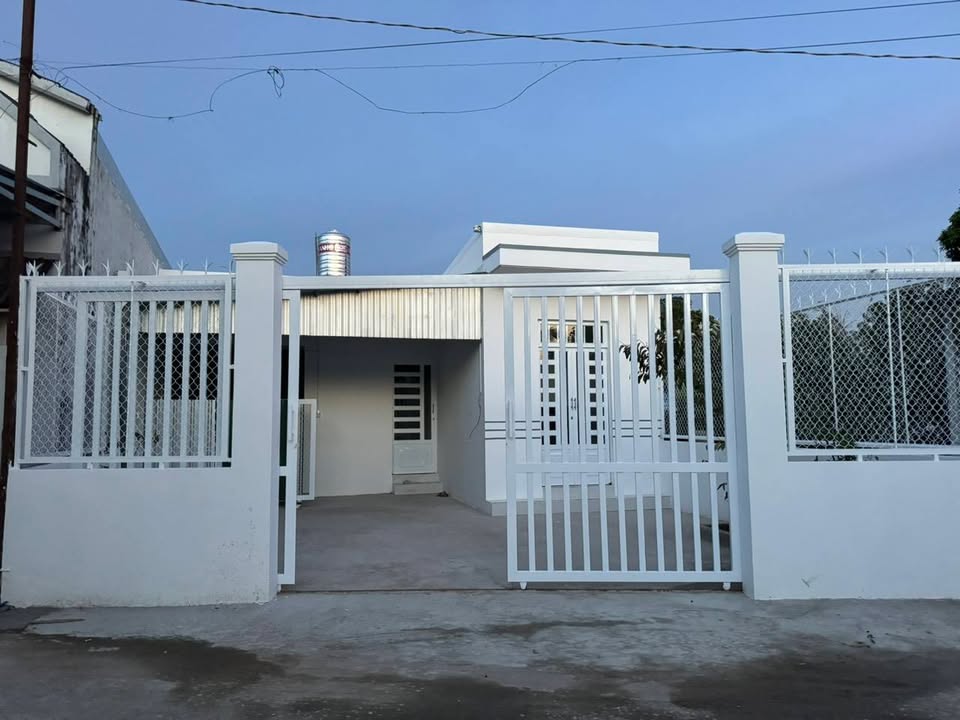 Nhà cấp 4 tại đường Cặp Rạch Kênh Cây Lựu, Mỹ Quý, 88m² - Giá chỉ 1 tỷ!