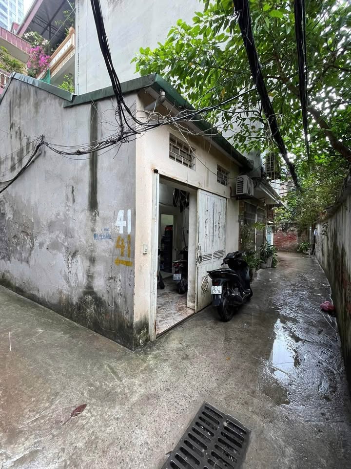 Đất phố Minh Khai, Hai Bà Trưng 33m² giá thỏa thuận - Vị trí đắc địa, giao thông thuận lợi!