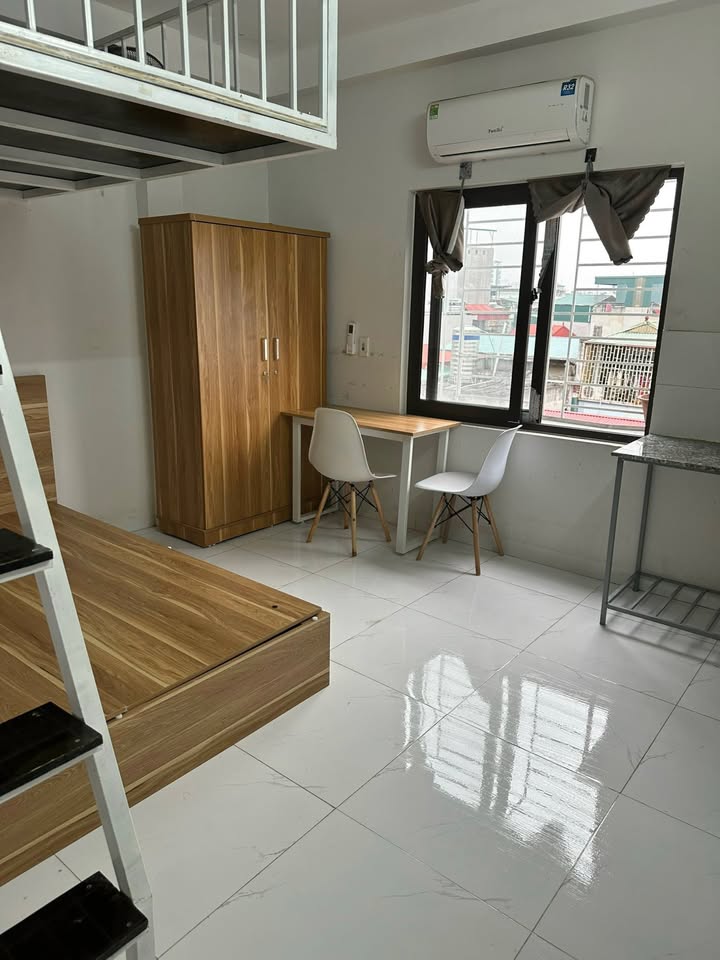 Chính chủ cho thuê CCMN ngõ 111 Triều Khúc 30m² giá 3.4 triệu - Full nội thất, sẵn sàng vào ở!