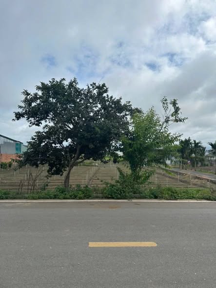 Đất mặt tiền Phú Trung - Đức Trọng 811m² giá 4.5 tỷ - Cơ hội đầu tư tuyệt vời!