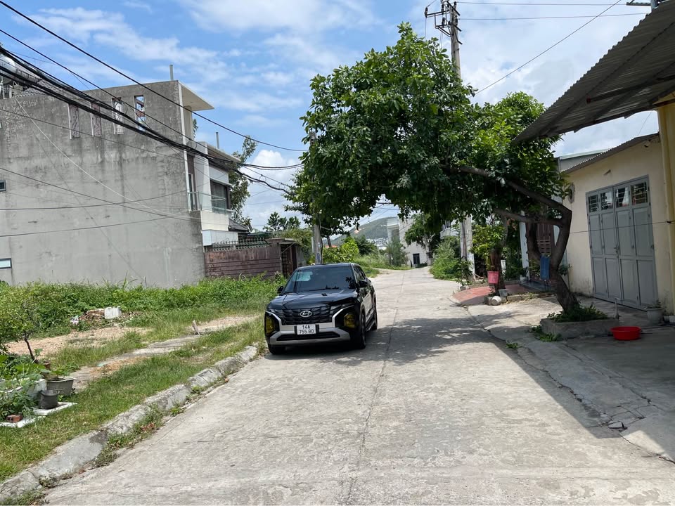 Đất nền Hạ Long 115m² giá 2 tỷ - Sổ đỏ chính chủ, vị trí đẹp!