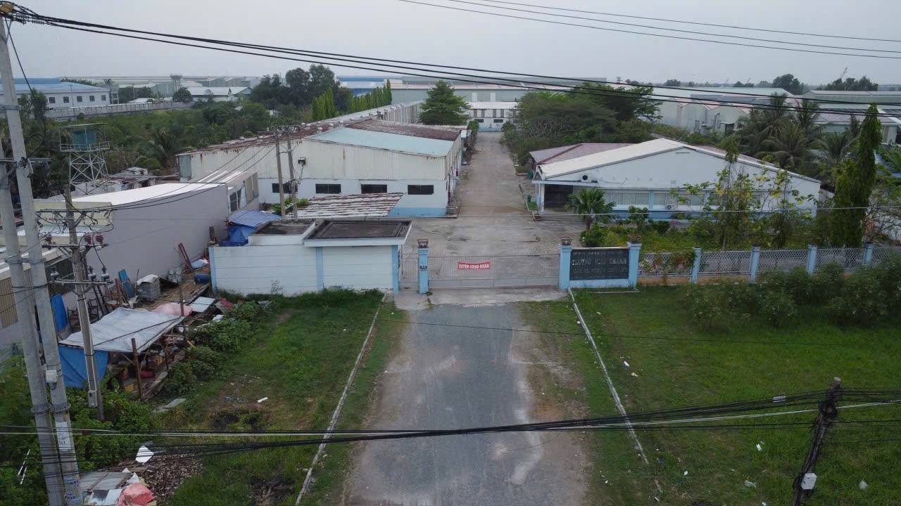 Nhà xưởng mặt tiền TL 824, Bến Lức, Long An 12.738m² giá 65 tỷ - Cơ hội đầu tư sinh lời!