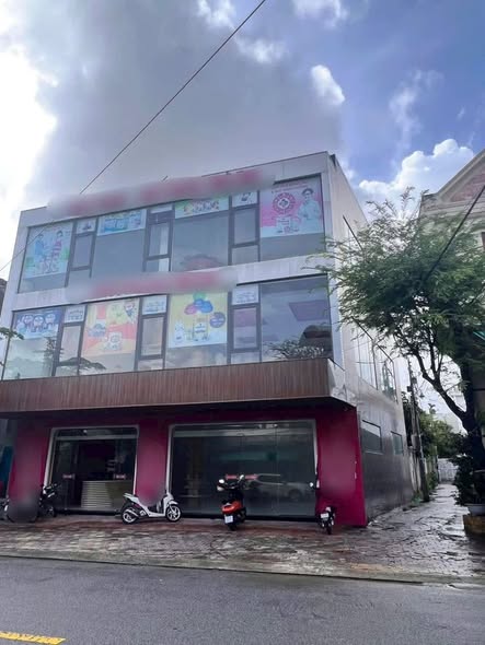 Nhà nguyên căn 3 tầng mặt tiền đường Nguyễn Tự Tân, Quảng Ngãi 161m² giá 25 triệu - Phù hợp cho thuê lâu dài!