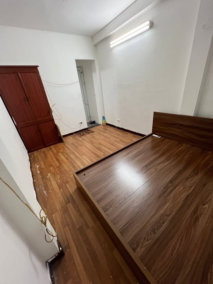 Phòng trọ Ngõ 8 Bùi Ngọc Dương 20m² giá 3.1 triệu - Chính chủ thân thiện, thoải mái sinh hoạt!