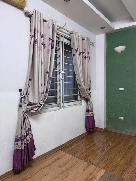 Cho thuê phòng tầng 2 nhà 5 tầng tại Ngõ 41 Thái Hà, Đống Đa - Giá 3.8 triệu/tháng