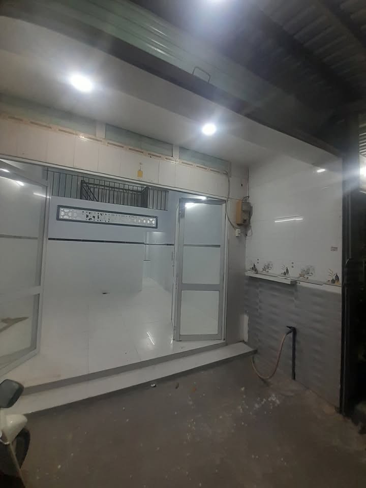 Nhà cho thuê ấp 6, Đông Thạnh, Hóc Môn 36m² - Mặt tiền đường nhựa chính, giá 4 triệu!