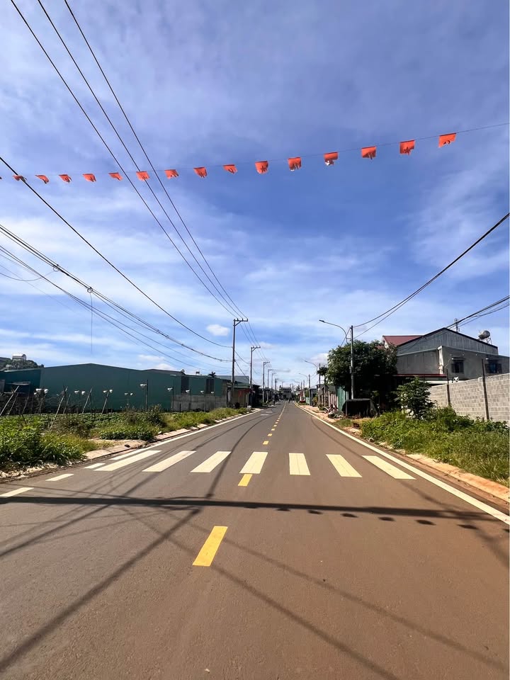 Đất mặt tiền An Dương Vương, Pleiku 149m² giá chỉ 1.6 tỷ - Cơ hội không thể bỏ lỡ!