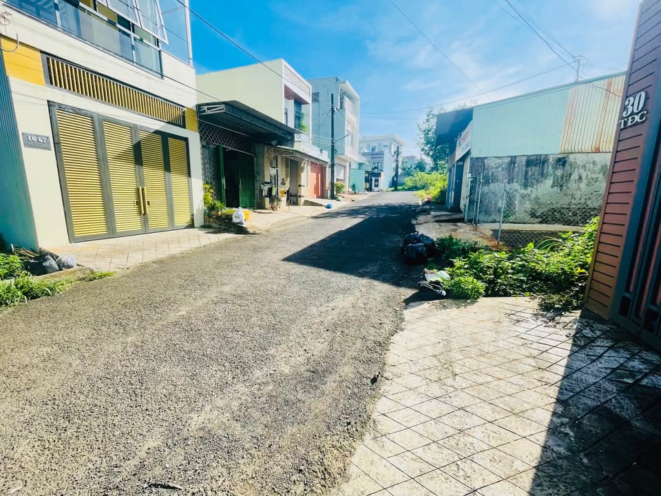 Đất khu tái định cư Ngô Gia Khảm, Pleiku 128.5m² giá 1 tỷ - Vị trí đắc địa, sổ hồng chính chủ!