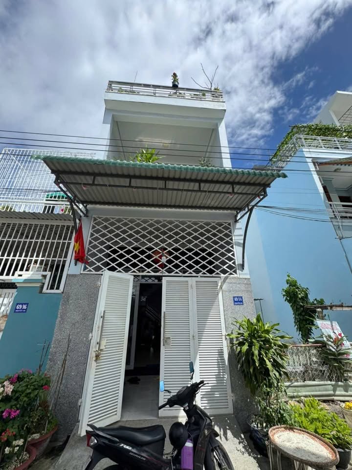 Nhà 3 tầng kiên cố tại Khu TDC Hòn Xện, Nha Trang 64m² giá 5 tỷ - Sổ hồng riêng, gần biển!