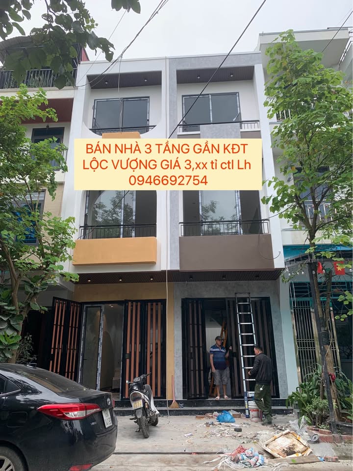 Nhà 3 tầng mặt đường KDT Lộc Vượng 43.5m² giá 3.05 tỷ - Thiết kế hiện đại, thuận tiện giao thông!