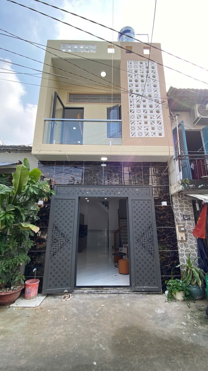 Bán nhà 3 tầng đường Bình Long, Tân Phú, 32m² giá 3 tỷ - Sổ hồng riêng, ô tô vào tận nơi!