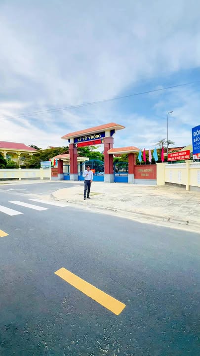 Nhà lô góc 2 mặt tiền phường Tuy Hòa 120m² giá 5.35 tỷ - Dòng tiền thu nhập ổn định!