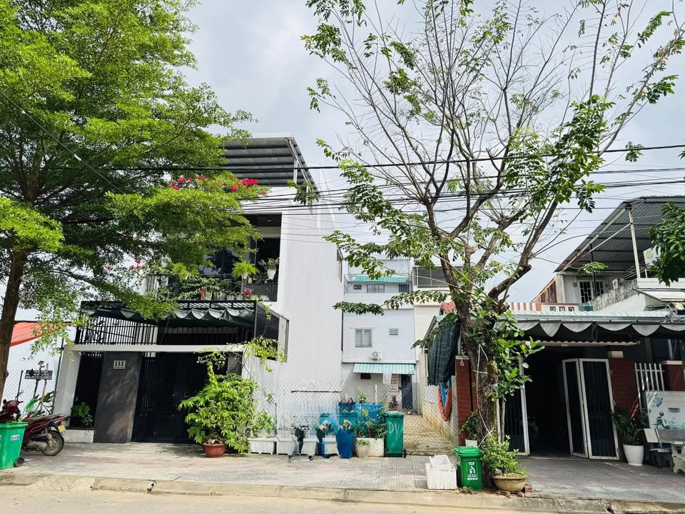 Đất nền Hòa Xuân, Đà Nẵng 100m² giá 5.9 tỷ - Sổ đỏ hoàn chỉnh, hướng Tây Nam!