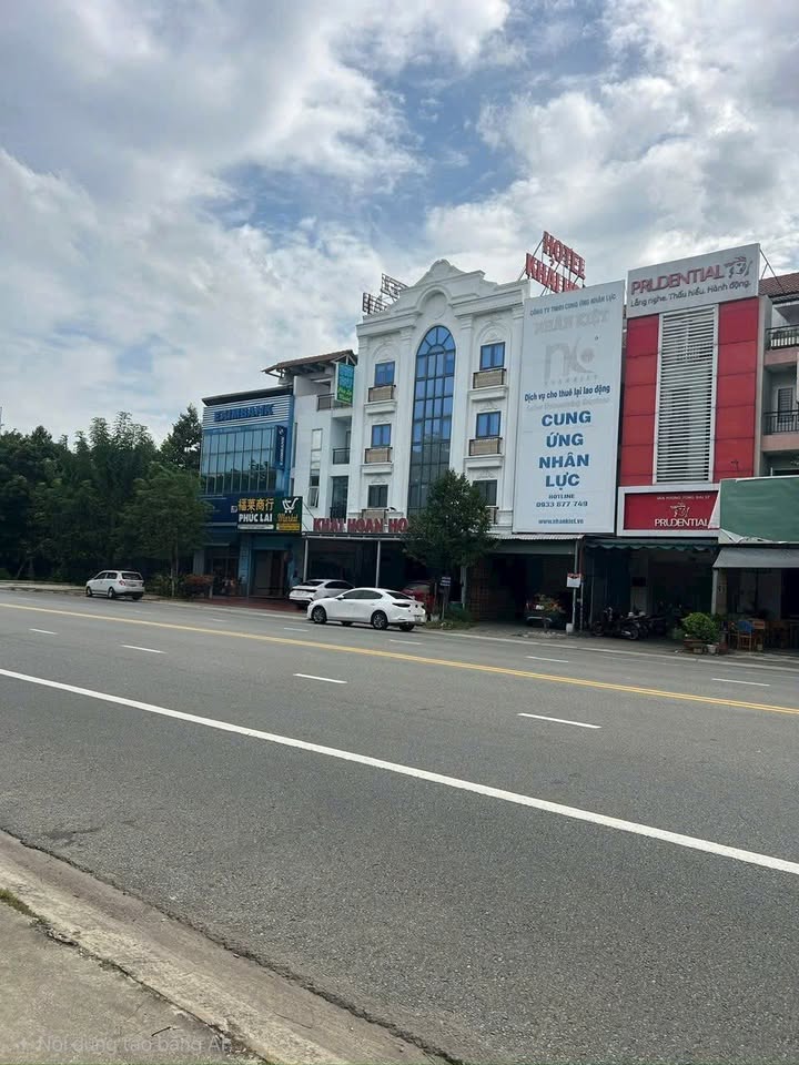 Nhà phố 1 trệt 2 lầu Mỹ Phước 115m² giá 5 tỷ - Vị trí đắc địa kinh doanh sầm uất!