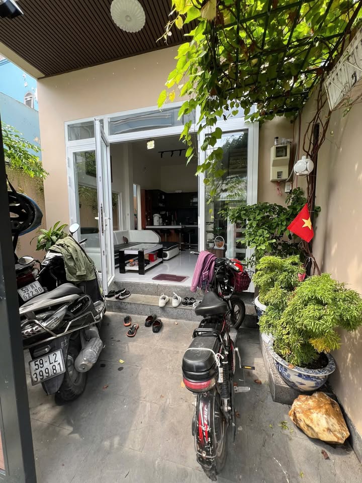 Nhà hẻm 141 Lưu Hữu Phước, Quận 8, 65m² - Sổ hồng riêng, giá 6.8 tỷ thương lượng