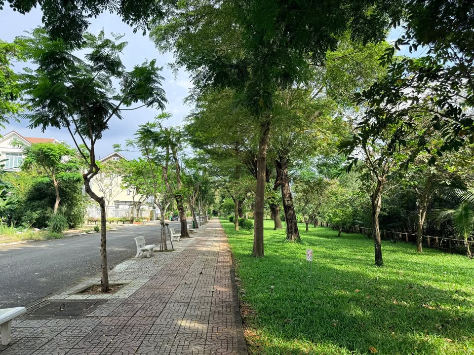 Bán lô đất biệt thự Sadeco Tân Phong 126m² giá 22 tỷ - Sổ hồng chính chủ!