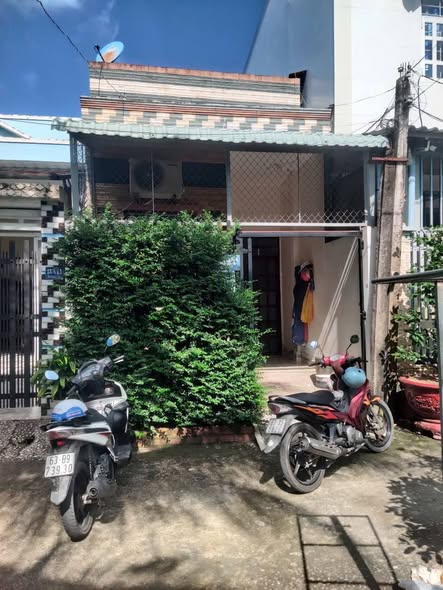 Nhà cấp 4 hẻm nhánh đường Nguyễn Quân, 81.5m² giá chỉ 1.2 tỷ - Tiện ích đầy đủ!