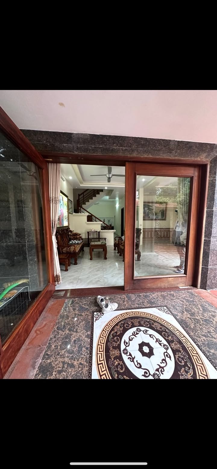 Nhà 3 tầng cho thuê tại Ngõ 139 Lương Văn Tụy, Ninh Bình - Nội thất đầy đủ, giá thỏa thuận