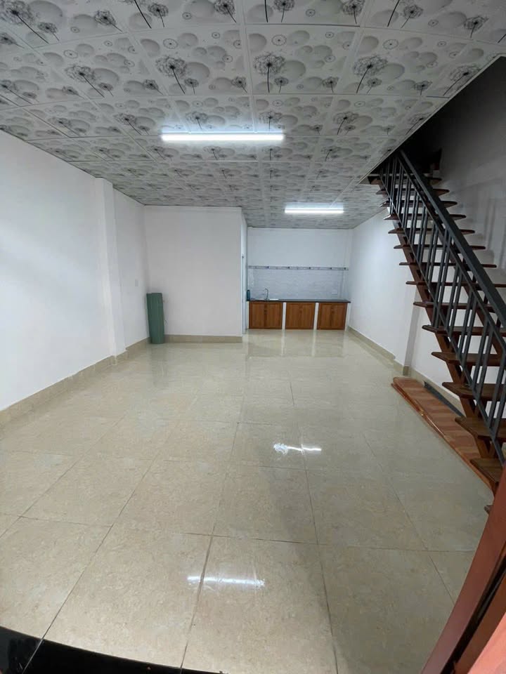 Nhà bán tại ngã ba Cây Điệp, Dĩ An 40m² giá 950 triệu - Thiết kế hiện đại, tiện nghi!