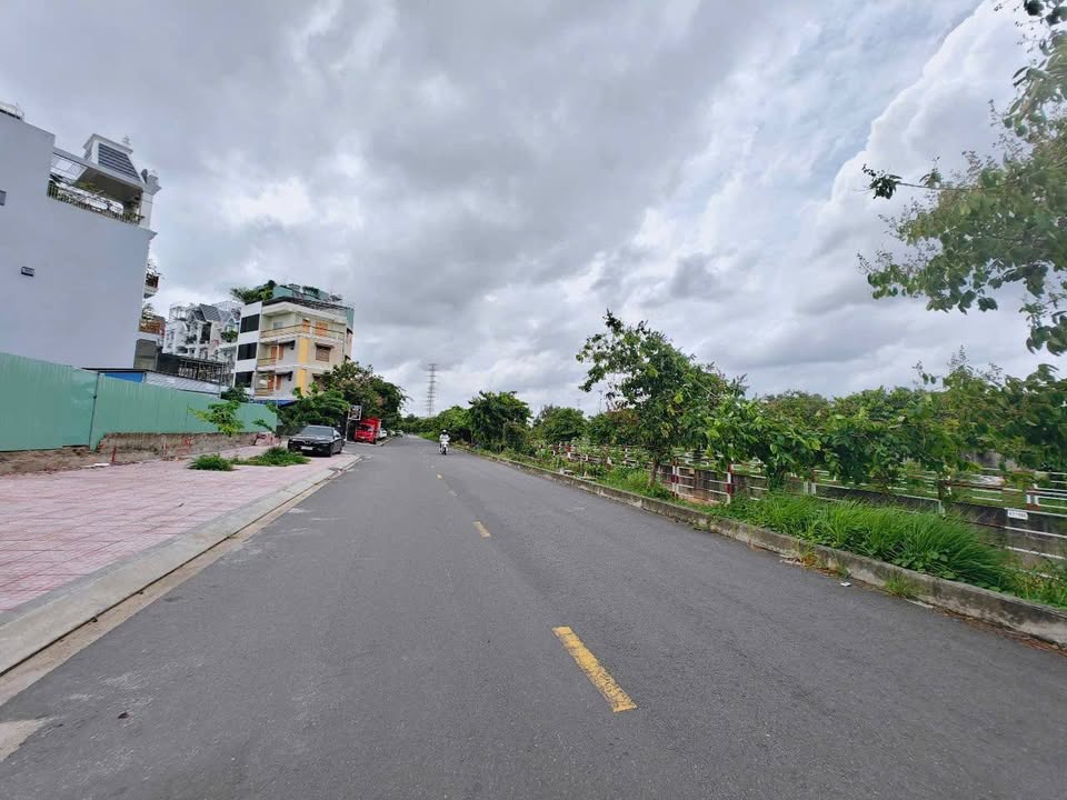 Đất Lê Văn Chí Thủ Đức 95m² giá 7.5 tỷ - KDC đông đúc, kết nối Metro chỉ 3 phút!