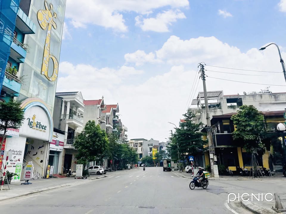 Nhà FrontHouse Đường Nguyễn Thị Lưu, Bắc Giang 174m² - Vị trí kinh doanh đắc địa!