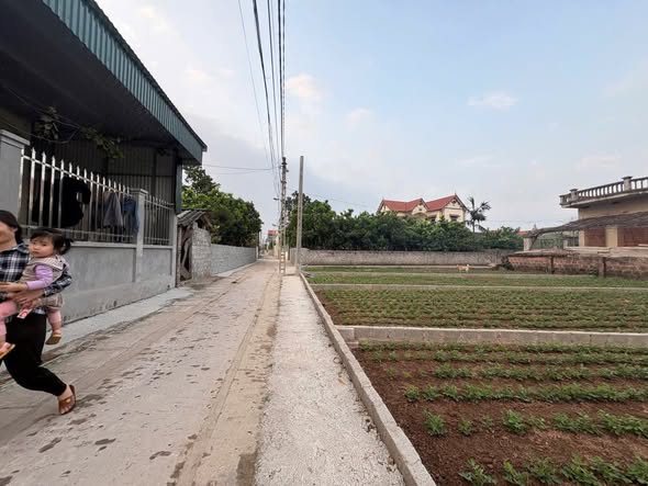 Đất nền Quang Lãng, Phú Xuyên 82m² giá 1.9 tỷ - Gần chợ, trường học!