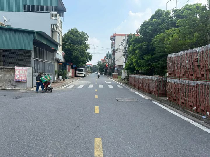 Đất nền Yên Thường, Gia Lâm 50m² giá 5 tỷ - Ô tô tránh, gần chợ Lại Hoàng!