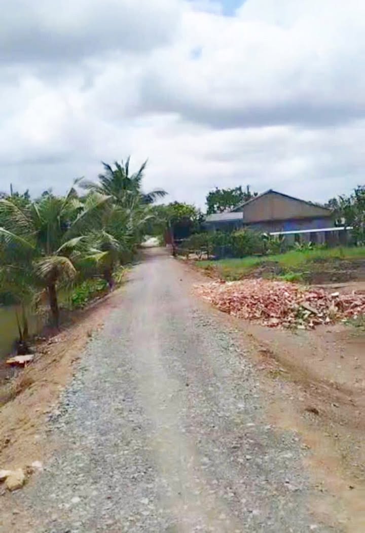 Đất 500m² mặt tiền kênh Sáu Gắt - Bến Lức - Giá 1.6 tỷ - Sổ hồng riêng