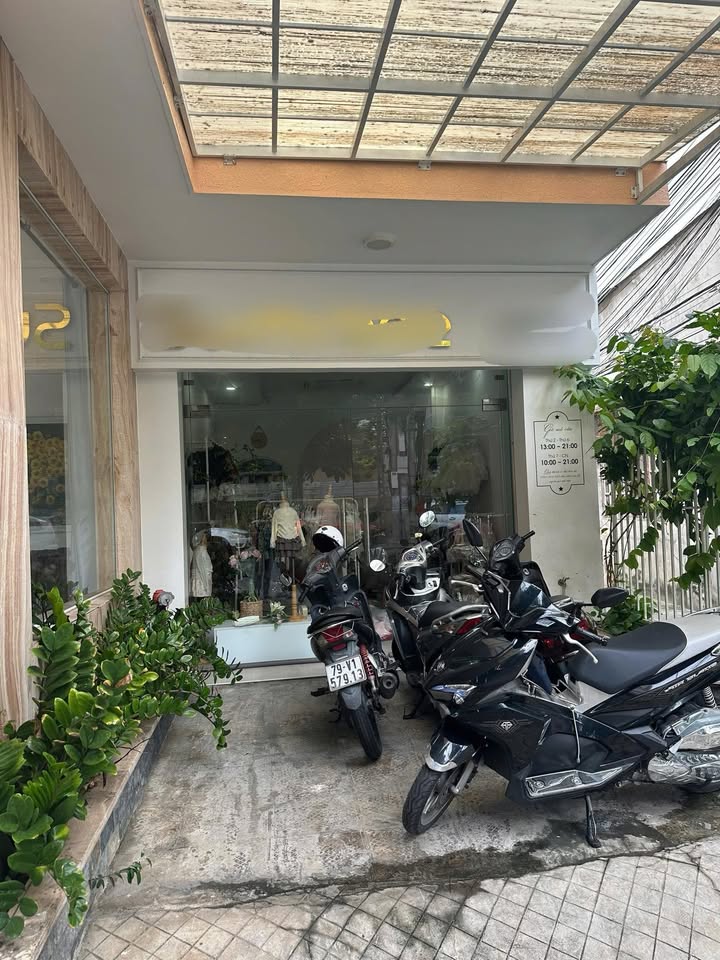 Cho thuê mặt bằng Căn góc Lý Nam Đế, Nha Trang 30m² - Giá chỉ 10 triệu/tháng!