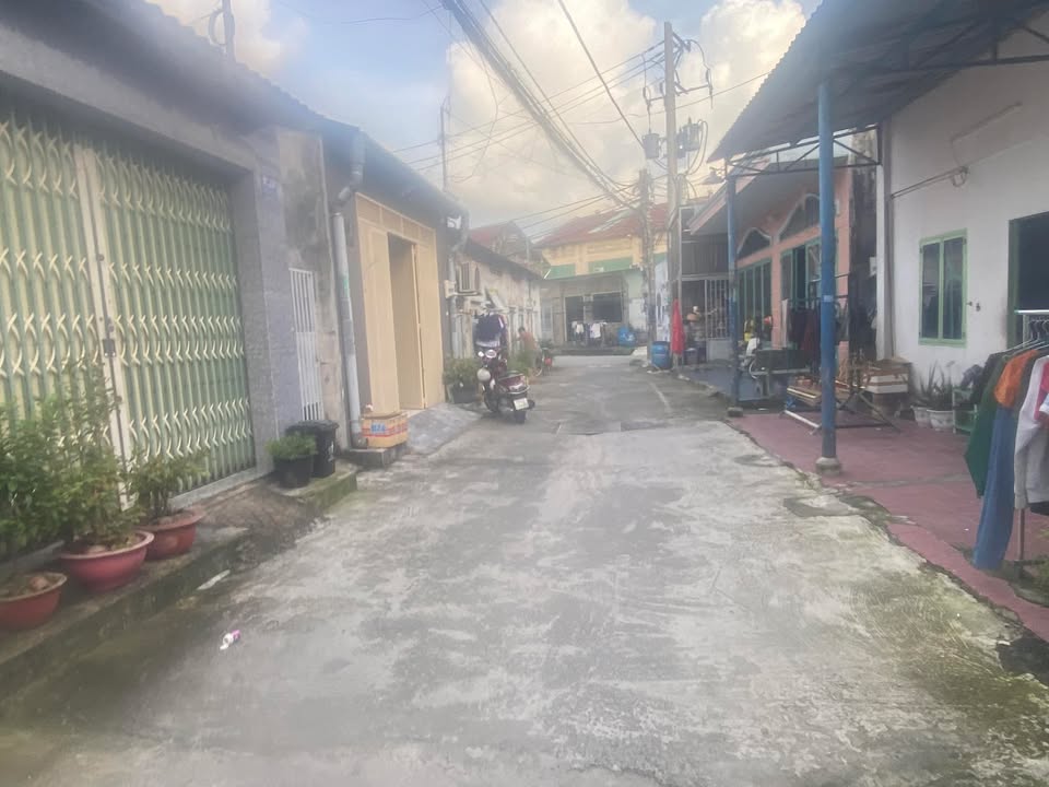 Nhà bán đường Bùi Văn Ngữ, quận 12, diện tích 84m² - Sổ hồng chính chủ, giá tốt!