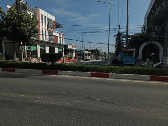 Nhà 1 Trệt 1 Lầu Mặt Tiền Nguyễn Văn Trỗi 222.5m² Giá 3.8 Tỷ - Đầu Tư Kinh Doanh Hấp Dẫn!