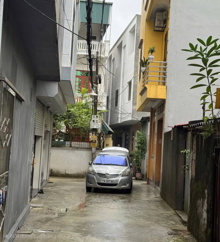 Nhà 3 Tầng Kỳ Bá Thái Bình 42m² giá 2 tỷ - Vị trí trung tâm thuận tiện!